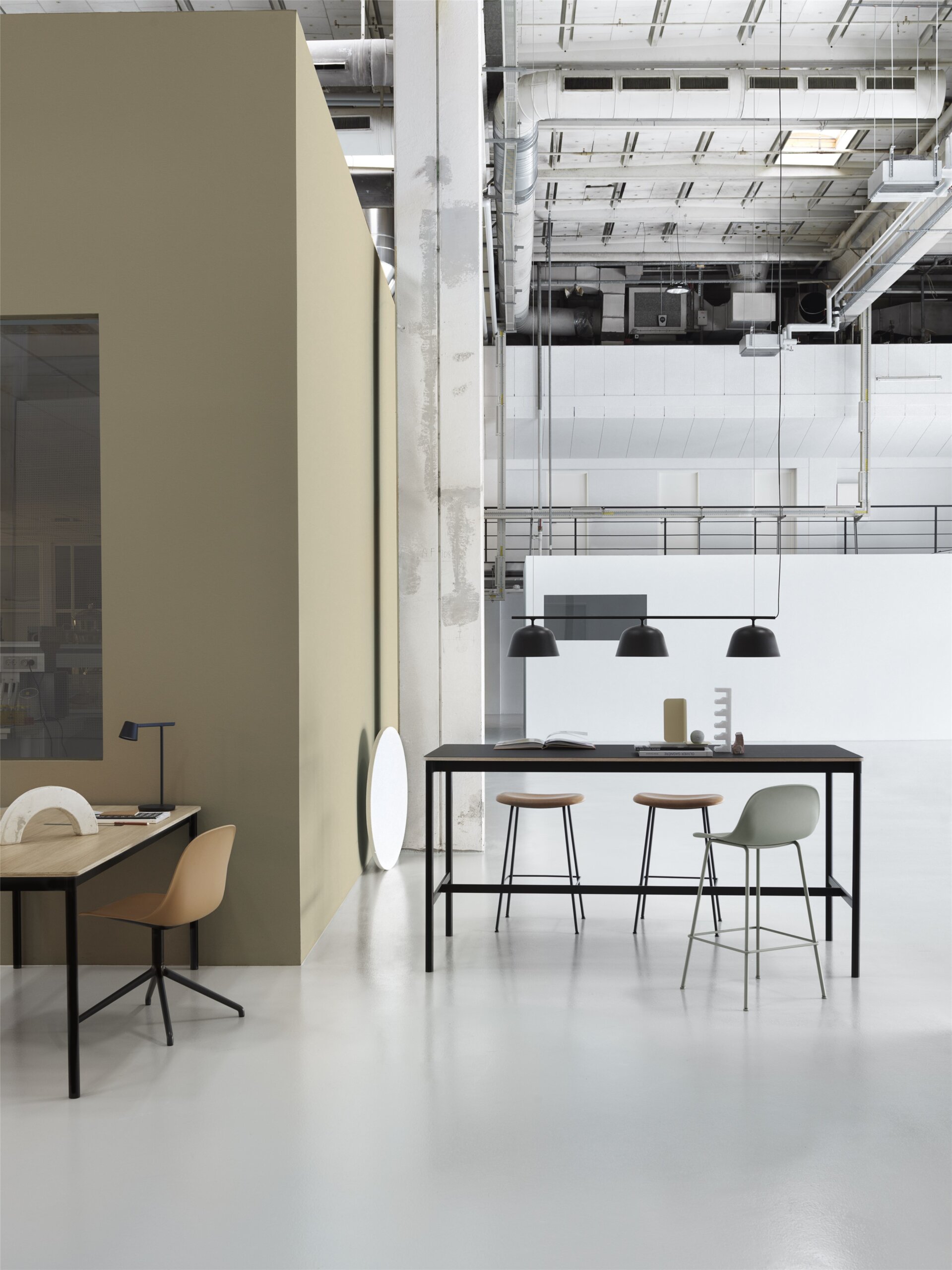 Base-High-Table-Oak-Black-Ambit-Rail-Fiber-Side-Swivel-Fiber-Bar-Stool-Tube-Tip-Compile-Org_150.jpg